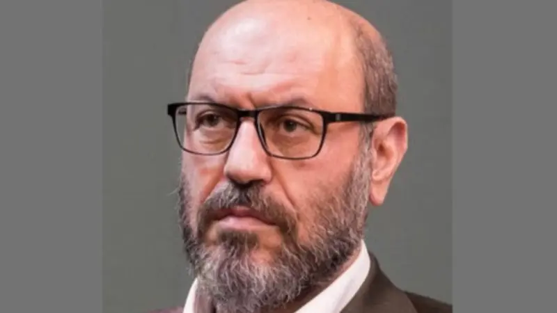 من هو حسين دهقان خليفة علي لاريجاني؟