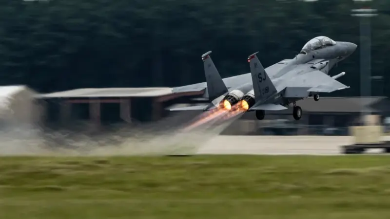 ضربات إسرائيلية مكثفة تستهدف دفاعات إيران ومنشآتها العسكرية