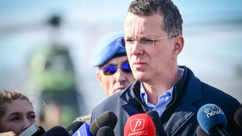 وزير الدفاع الروماني يستقيل بسبب "خطأ" في سيرته الذاتية