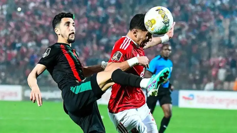 "كاف" يصدر قراره بشأن أحداث مباراة الأهلي والجيش الملكي