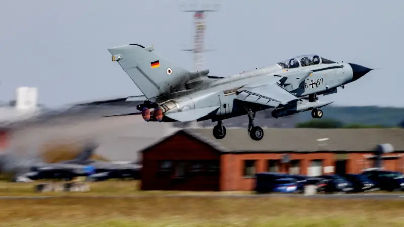 المشهد باختصار: تراجع أسعار الذهب.. وفرنسا تدعو سكان باريس إلى "التعايش مع الفئران"