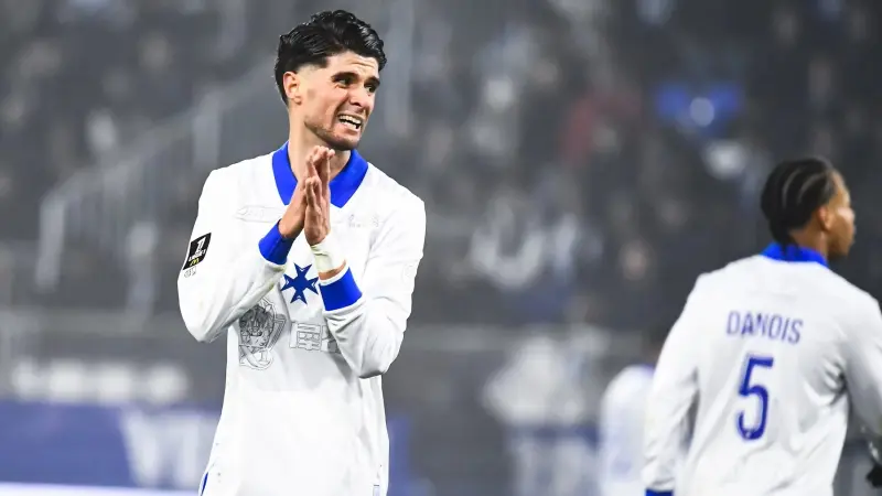 فيديو - طرد العزوزي وبيرو يفسد قمة الـ7 أهداف بين ليل وأوكسير