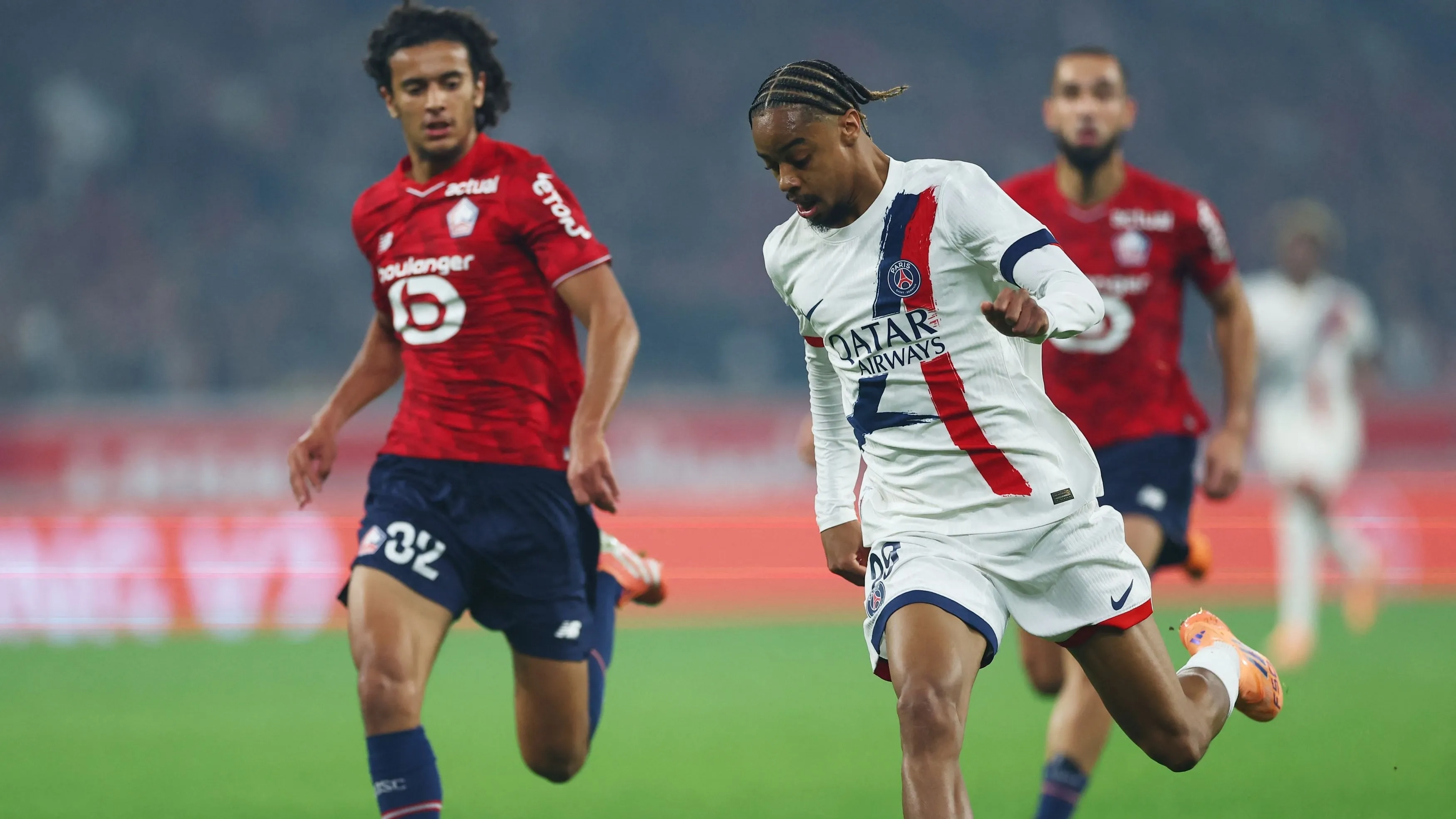 الدوري الفرنسي - ليل يجدد عقد النجم المغربي الصاعد أيوب بوعدي 