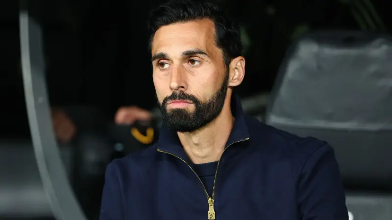 مدرب ريال مدريد يعلق على أحداث مباراة برشلونة وأتلتيكو مدريد المثيرة