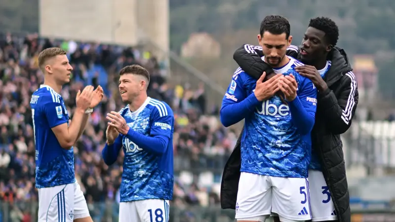 الدوري الإيطالي - سلسلة انتصارات كومو تتوقف ضد أودينيزي وأتالانتا يكتسح ليتشي