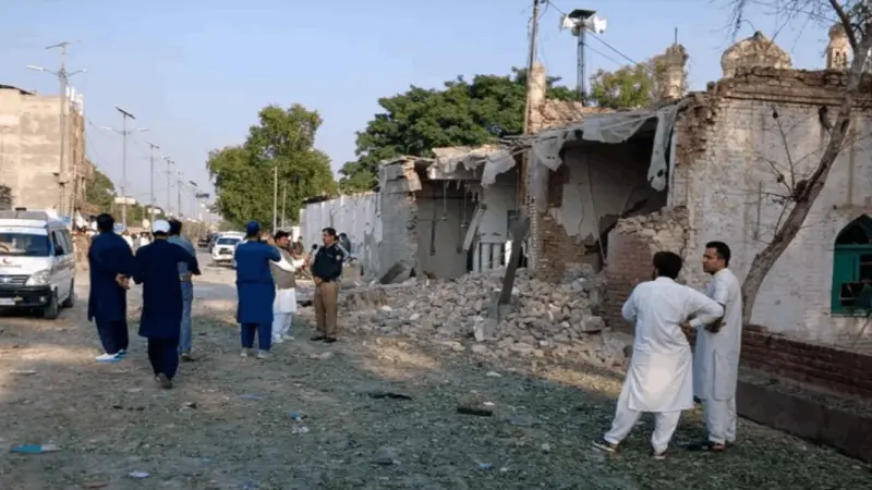 ارتفاع عدد ضحايا الهجوم على مركز شرطة في باكستان