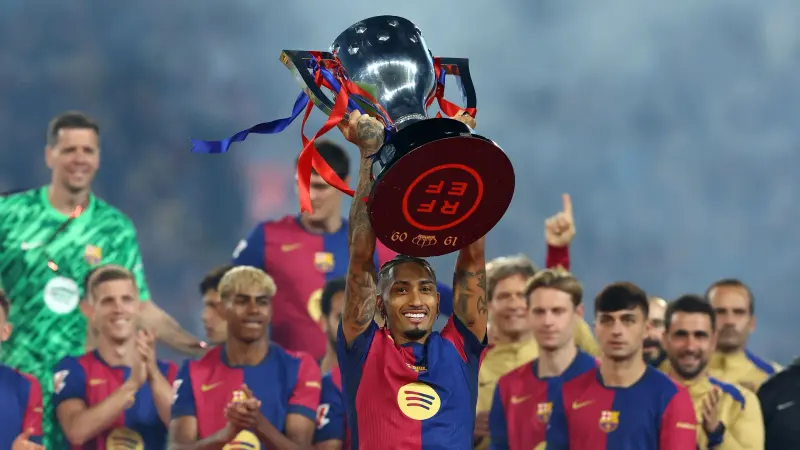 تفاصيل عقد رافينيا الجديد مع برشلونة.. هذا موعد التوقيع الرسمي