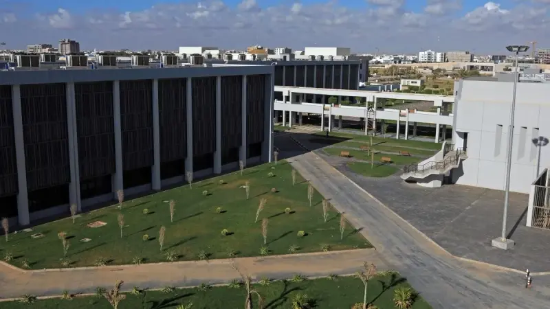 صور - جامعة بنغازي تنهض من أنقاض الحرب وتكتب قصة جديدة