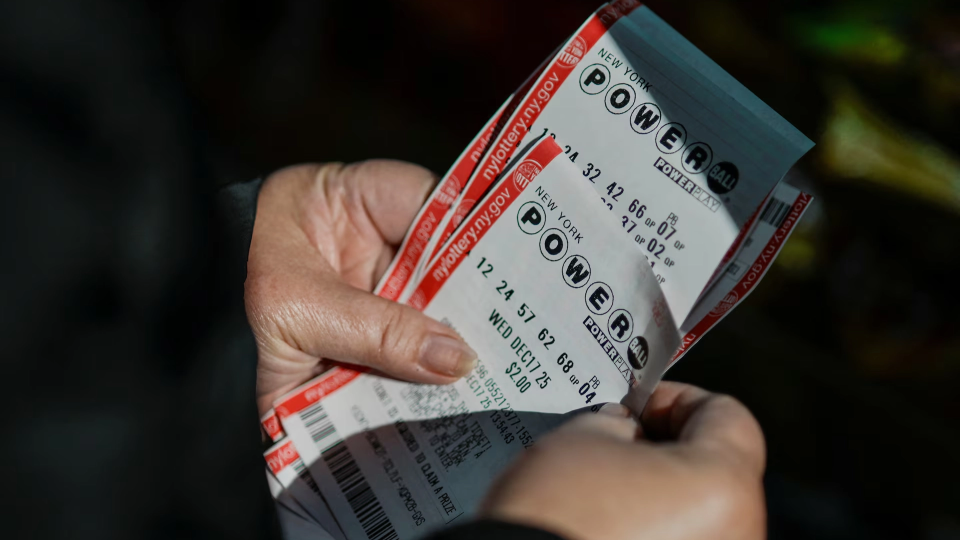 أميركي يفوز بجائزة يانصيب قيمتها 1,8 مليار دولار 