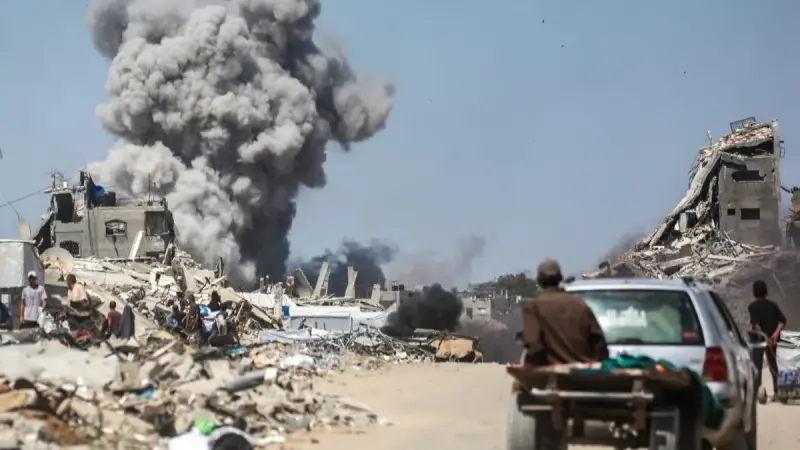 فيديو - مقتل 19 فلسطينيا من عائلة واحدة بضربة إسرائيلية في غزة