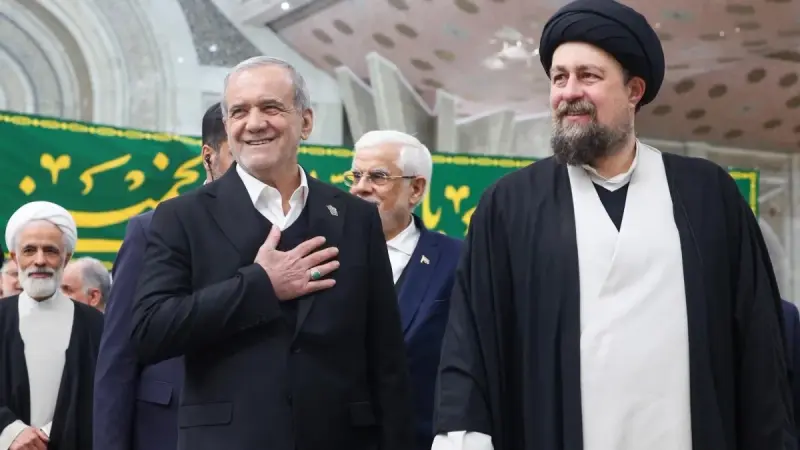 بزشكيان يتّهم ترامب ونتانياهو بإشعال الشارع الإيراني