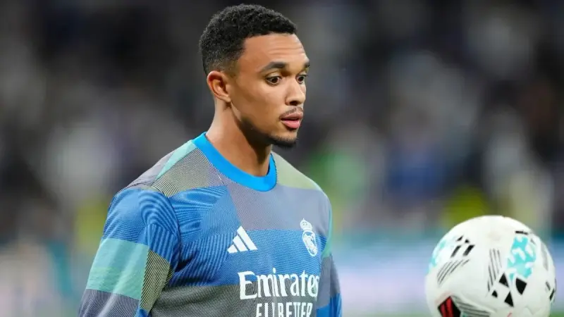 هل يواجه ألكسندر-أرنولد المنبوذ فريقه السابق في قمة الأبطال؟