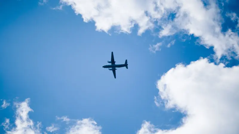 صوت الطائرات يسبب أمراض القلب.. ما القصة؟