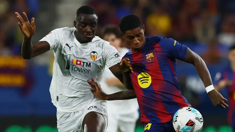 فليك يعاقب راشفورد بالاستبعاد من تشكيلة برشلونة أمام خيتافي.. ما السبب؟