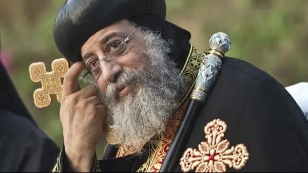 بعد إصابة البابا تواضروس به.. ما هو التهاب العصب السابع؟