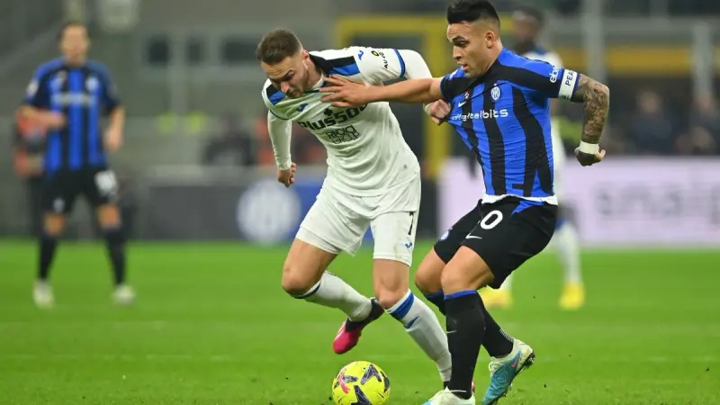 انتر ميلان يسحق أتلانتا ويواصل اقترابه من تحقيق لقب الدوري الإيطالي