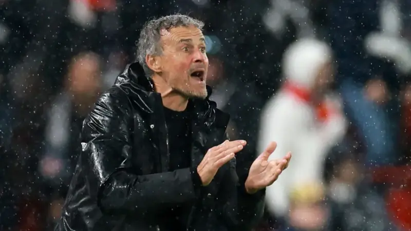 هل لويس إنريكي هو الخيار الأمثل لتدريب مانشستر يونايتد؟