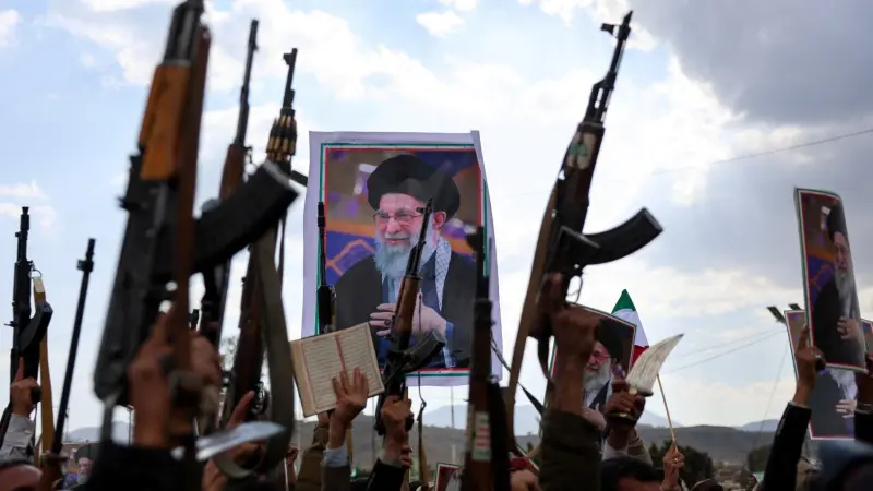 "الحوثيون" يحددون موعد مشاركتهم في حرب إيران