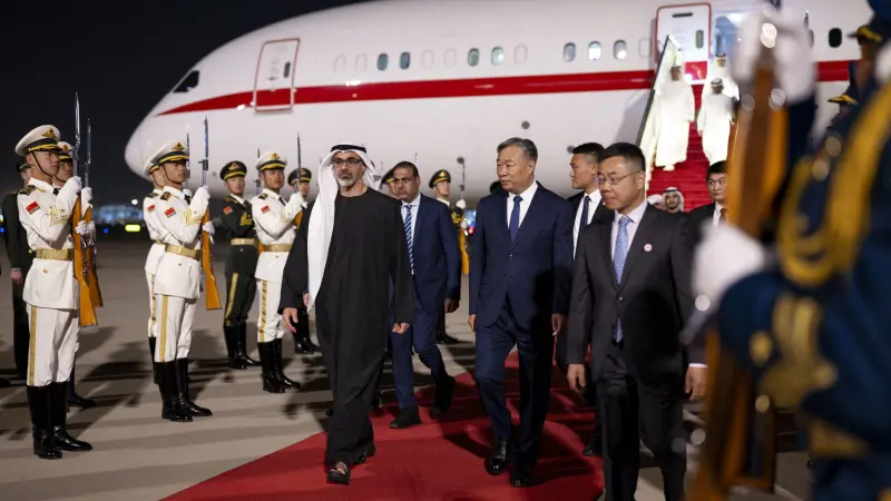 ولي عهد أبوظبي يبدأ زيارة رسمية إلى الصين