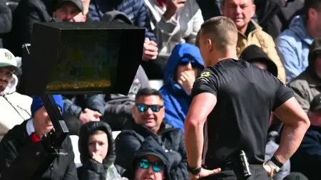 related_news_inside_blogsأندية إنجلترا ترفض تعديلات تقنية "الفار" الجديدة.. ما القصة؟