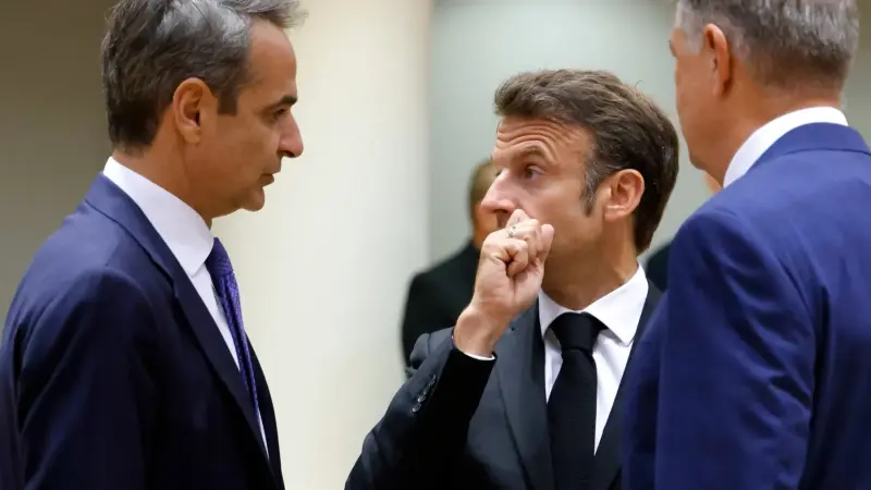 ميتسوتاكيس: من غير العادل اتهام خفر السواحل اليونانيين بإغراق قارب المهاجرين