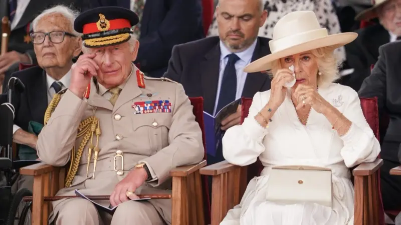 فيديو - ملكة بريطانيا تبكي تأثرا بمرض الملك تشارلز