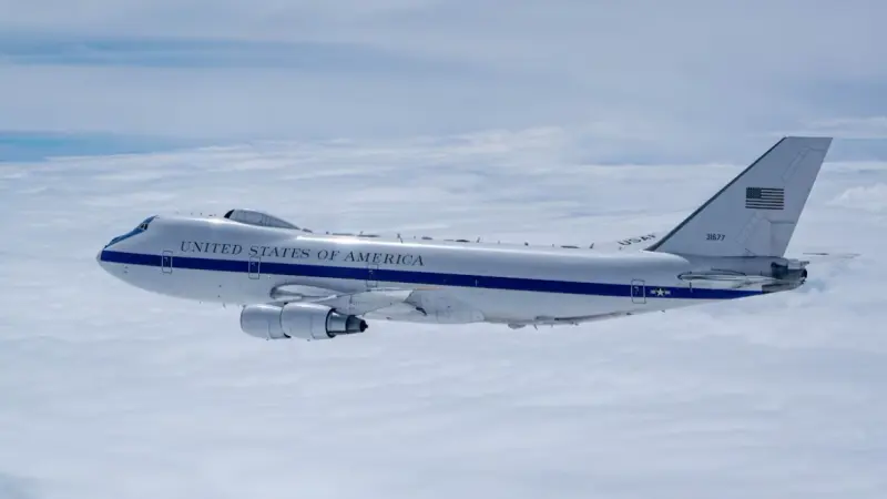 ظهور نادر لطائرة يوم القيامة الأميركية يثير القلق الدولي