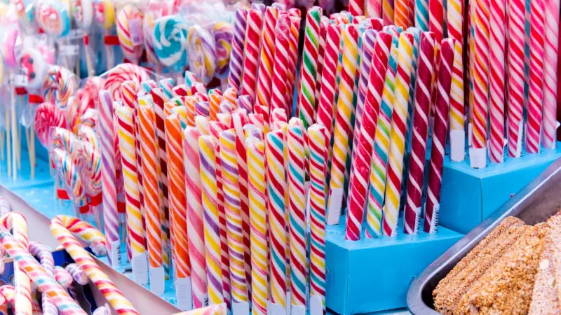 خبراء يحذرون الآباء: لا تطعمون أولادكم المحليات غير السكرية