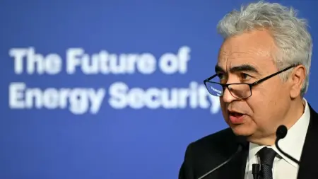 related_news_inside_blogsالعمل من المنزل وتجنب السفر.. توصيات دولية لمواجهة أزمة الوقود