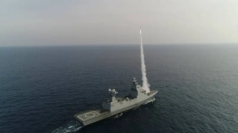 للمرة الأولى.. إسرائيل تنشر منظومة "القبة الحديدية البحرية" فوق إيلات