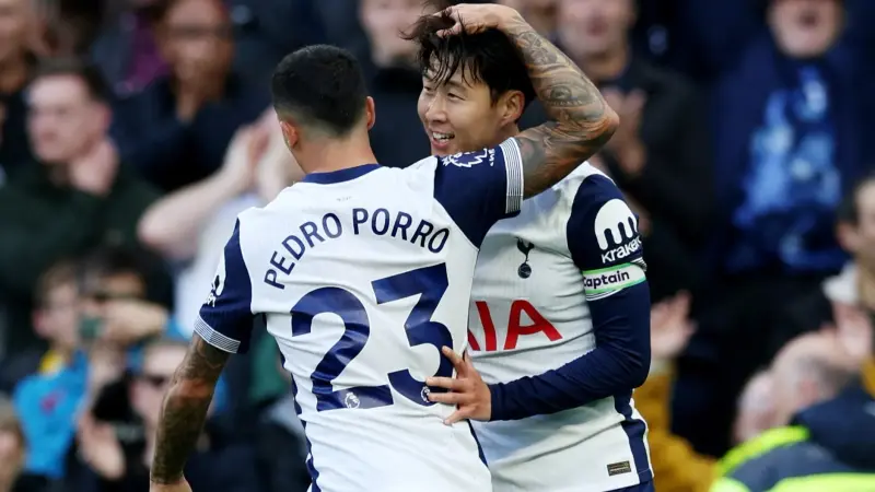 قائد توتنهام يغيب عن مباراة فريقه بالدوري الأوروبي.. ما السبب؟