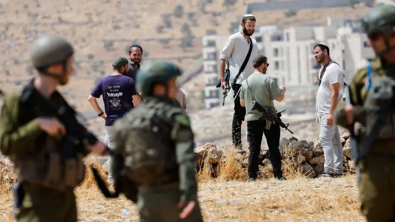 حقول الفلسطينيين جفت.. مستوطنون يستولون على عيون المياه بالضفة