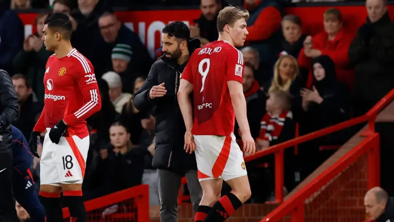 الدوري الإنجليزي - راتكليف يدعم أموريم ويفتح النار على لاعبي مانشستر يونايتد