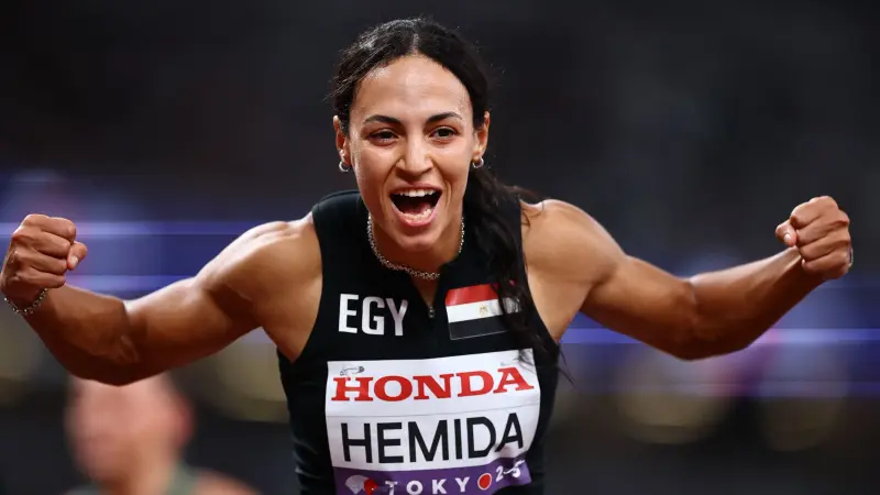 فيديو - بسنت حميدة تحرز ميدالية ذهبية في ملتقى كارلسروه لألعاب القوى