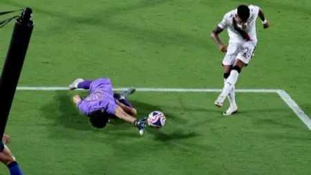 related_news_inside_blogsياسين بونو يرفض دور البديل.. و4 أندية أوروبية تراقب موقفه مع الهلال
