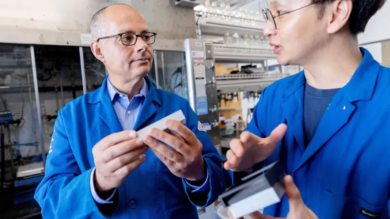 فخر جديد.. ملك الأردن يهنئ ياغي بحصوله على نوبل للكيمياء