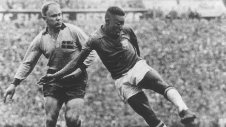related_news_inside_blogsكأس العالم 2026 - طرح قميص بيليه في نهائي 1958 في مزاد علني