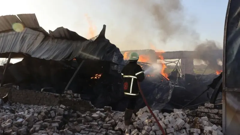 مصر.. الحماية المدنية تسيطر على حريق ورشة أخشاب بالقليوبية