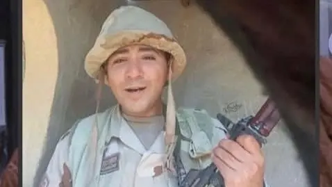 صور لجندي مصري تملأ مواقع التوصل حول حادثة العوجا.. ما حقيقتها؟