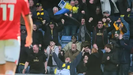 مشجع لفريق إنجليزي يفي بوعد غريب بعد تحدٍ دام لـ675 يومًا.. ما القصة؟