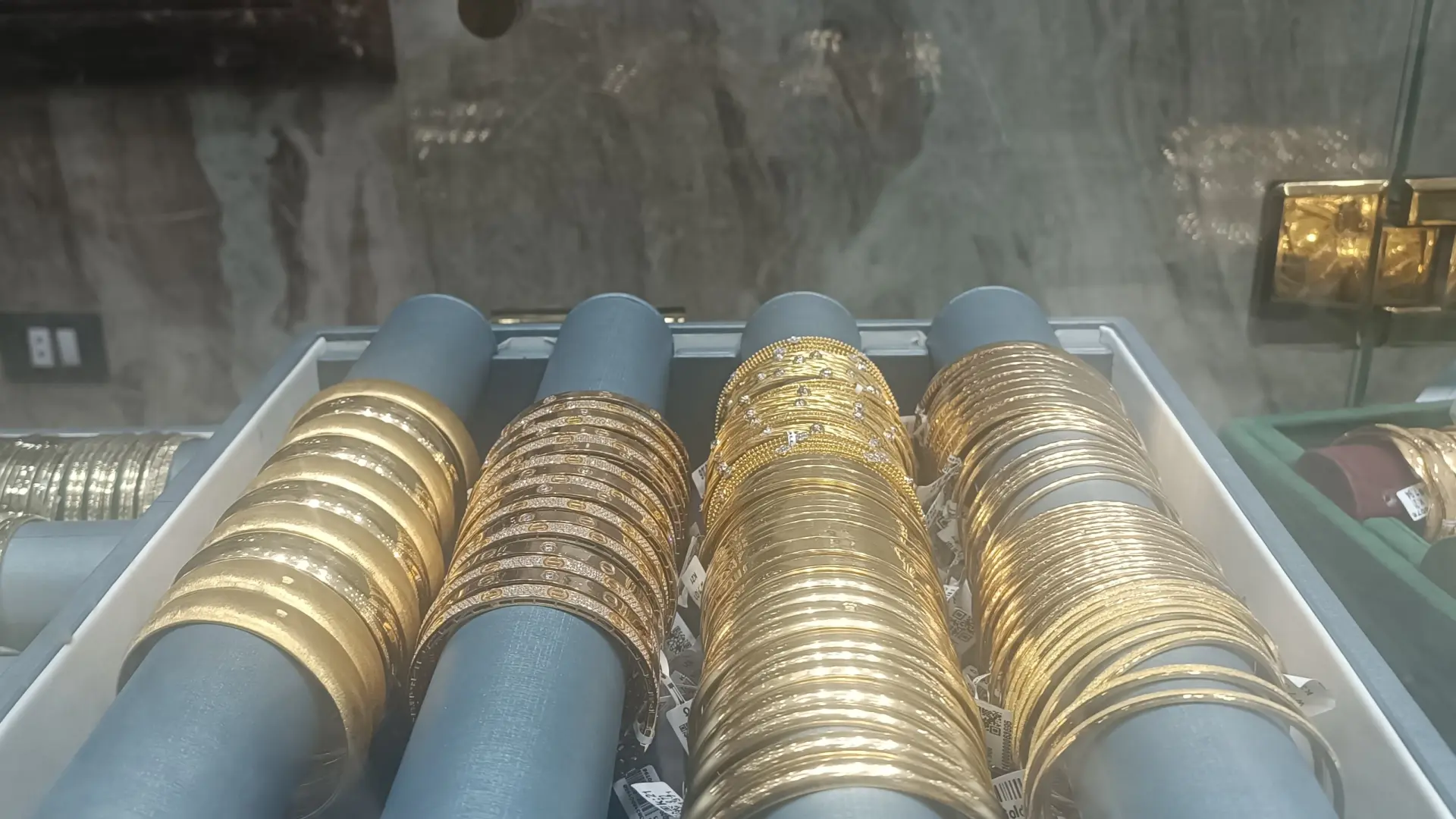 الذهب في مصر يتعرض لضغوط من انخفاض الكلب المحلي الذهب في مصر يتعرض لضغوط من انخفاض الكلب المحلي