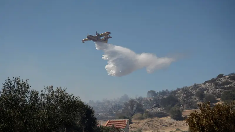 صور - حريق كل 10 دقائق.. اليونان تواجه أزمة كبيرة بسبب التغيرات المناخية
