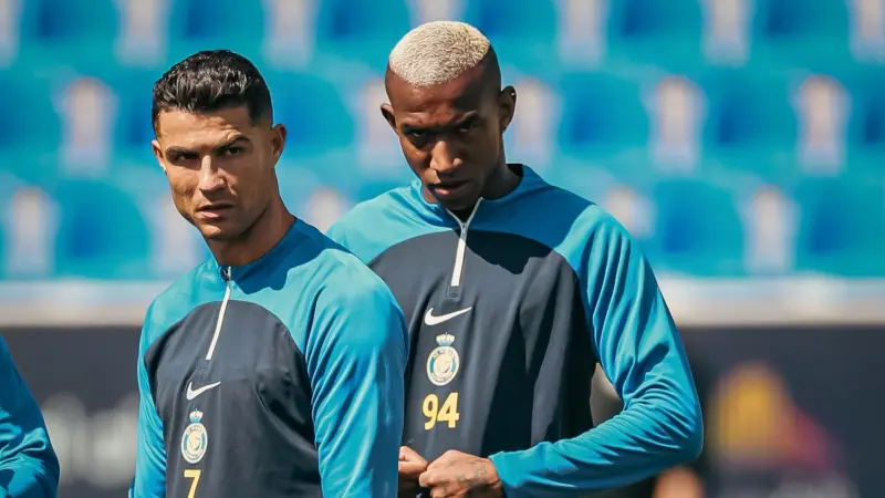 معلق مباراة النصر والهلال اليوم.. الأنظار شاخصة نحو ديربي الرياض