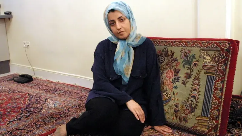 زوج نرجس محمدي: السلطات الإيرانية تمنع علاجها ولا يهمها إن ماتت