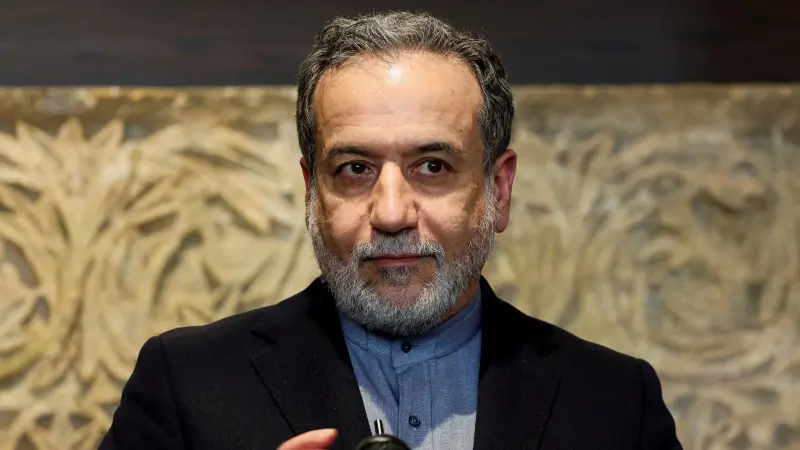 عباس عراقجي بحث تطورات الملف النووي الإيراني مع وزير الخارجية المصري