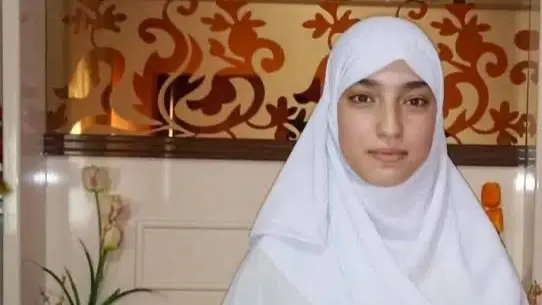 من هي رونق زاني الطالبة الحاصلة أعلى معدل في تاريخ البكالوريا الجزائرية؟