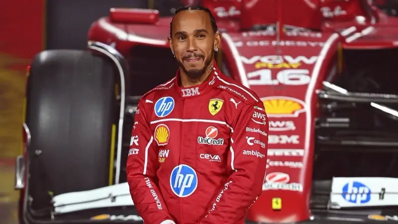 هاميلتون يطوي صفحة الشكوك ويعد بموسم ناري مع فيراري