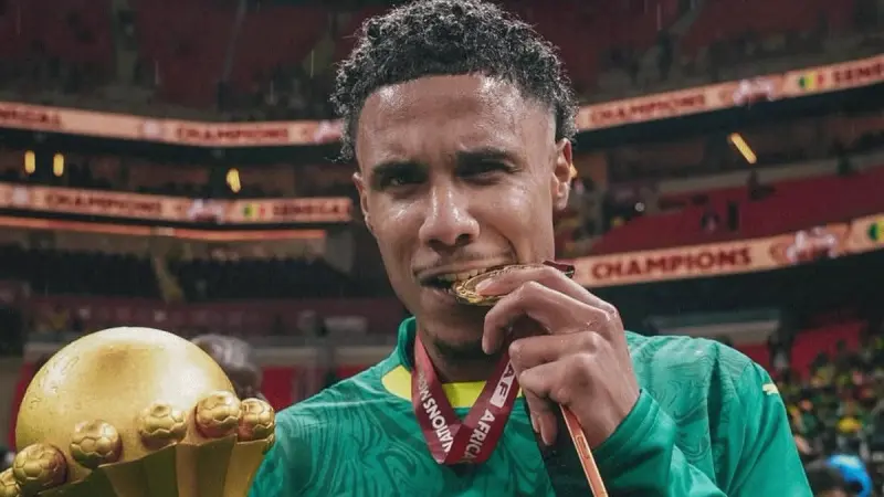 بعد ادعاءات إسماعيل جاكوبس.. نجم السنغال ينفي صحة تعرض رفاقه للتسمم