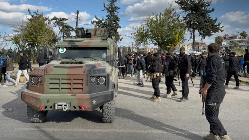 فيديو - ارتفاع عدد ضحايا الاشتباكات الدامية في اللاذقية بسوريا