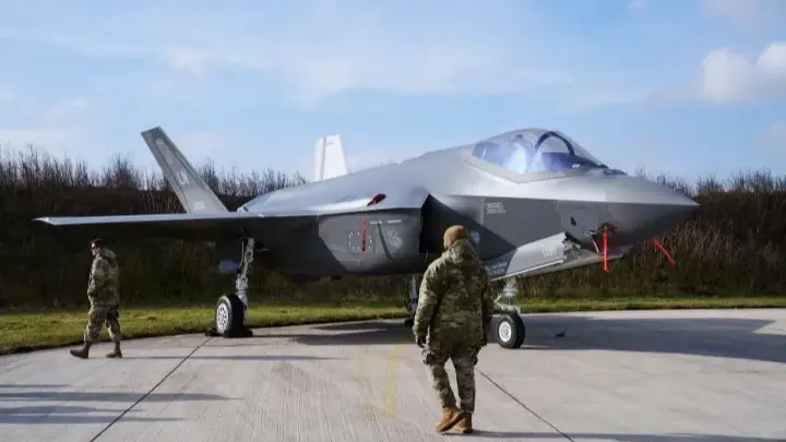 أميركا: ما زلنا نرصد طائرات مسيّرة فوق قواعد عسكرية في بريطانيا